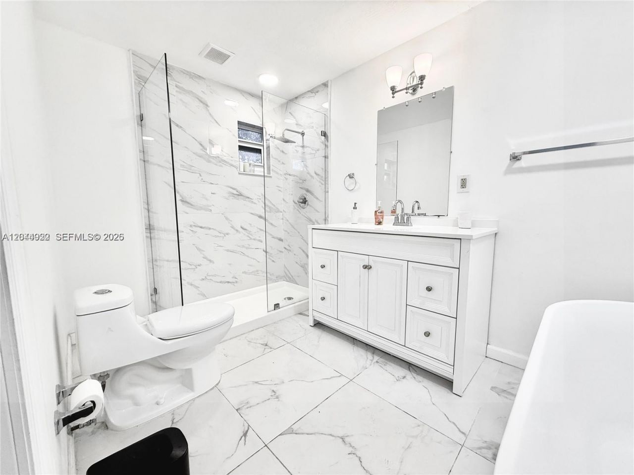 947 NE 149th St , Miami, FL 33161 Photo