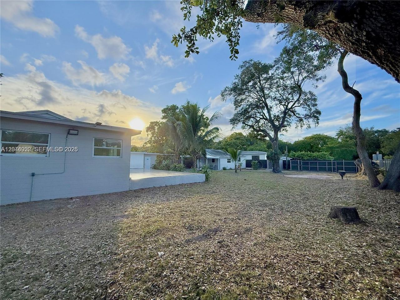 947 NE 149th St , Miami, FL 33161 Photo