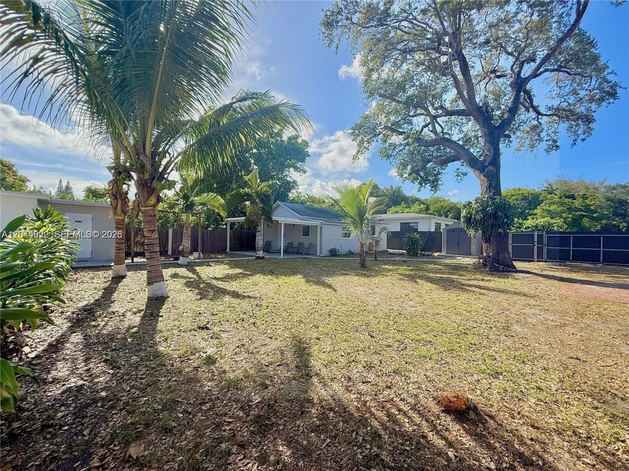947 NE 149th St , Miami, FL 33161 Photo