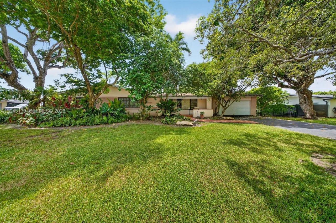 8340 SW 151st St, Palmetto Bay, FL 33158 Photo