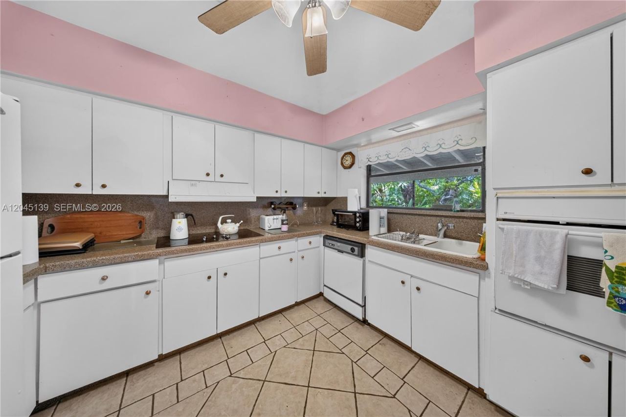 8340 SW 151st St, Palmetto Bay, FL 33158 Photo