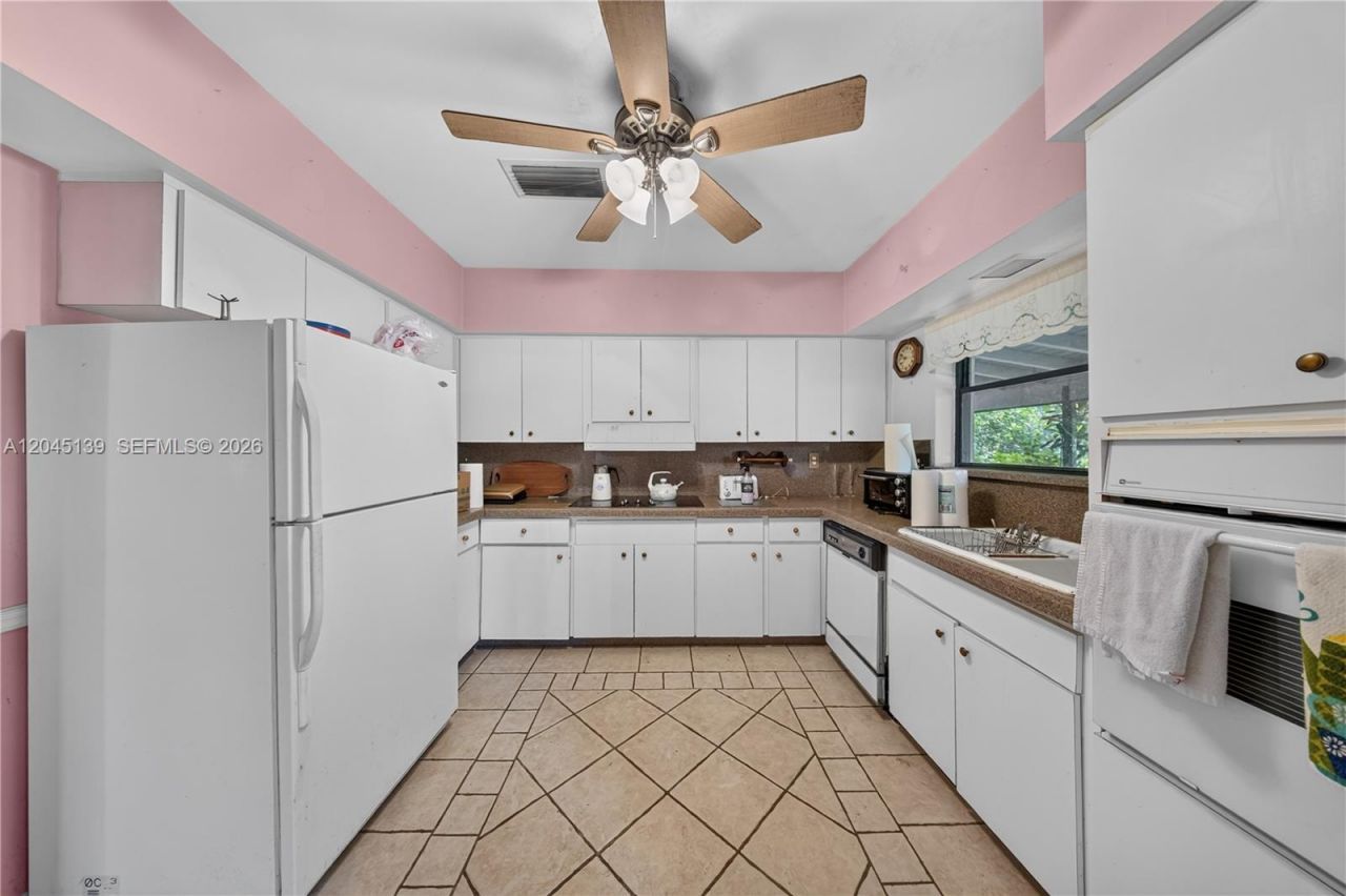 8340 SW 151st St, Palmetto Bay, FL 33158 Photo