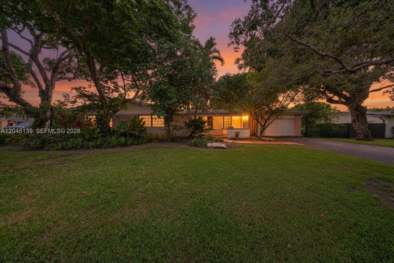 8340 SW 151st St, Palmetto Bay, FL 33158 Photo