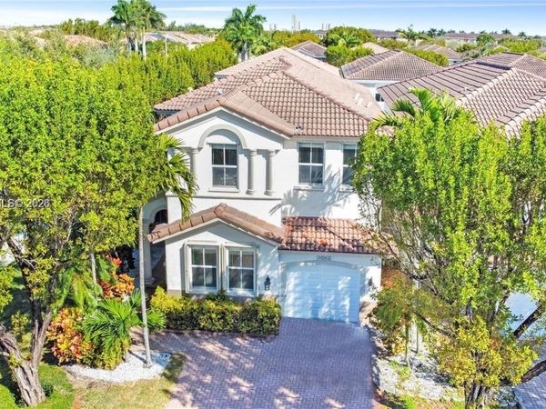 10863 NW 85th St , Doral, FL 33178
