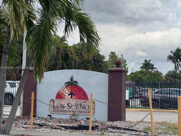 1725 W 60th St , Unit F222, Hialeah, FL 33012