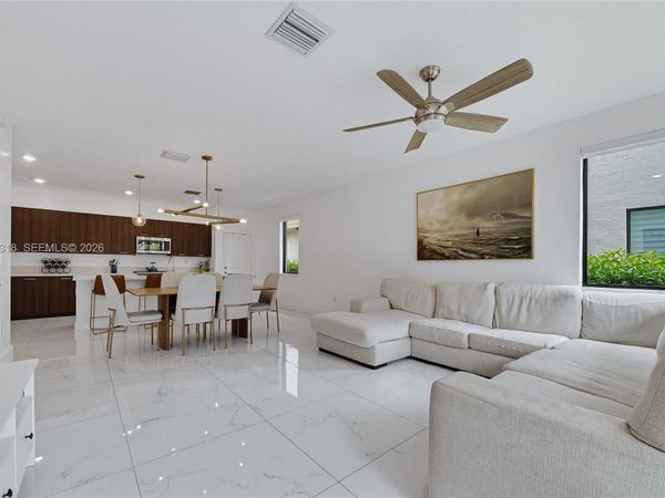 4605 NW 83rd Path, Doral, FL 33166