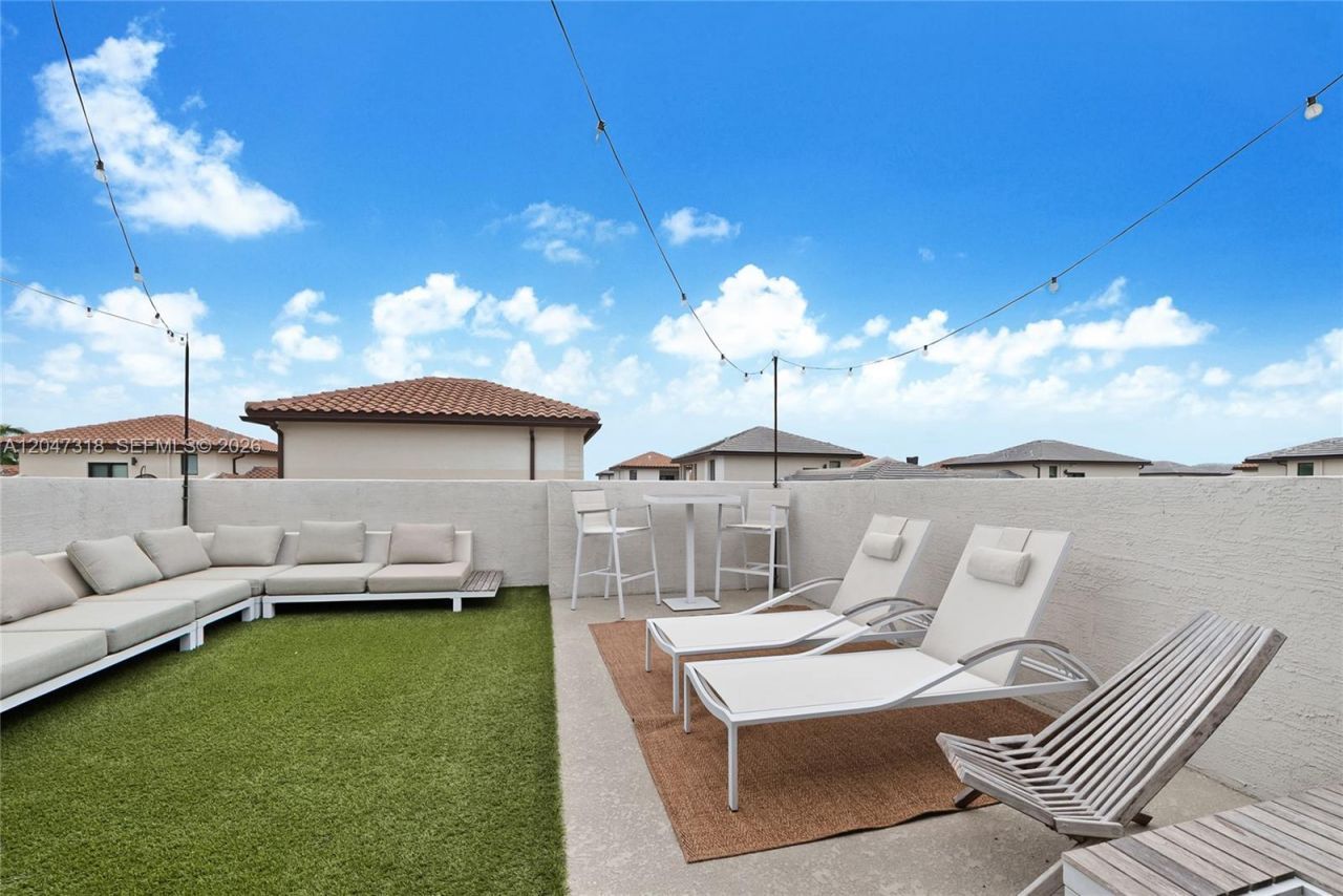 4605 NW 83rd Path, Doral, FL 33166 Photo