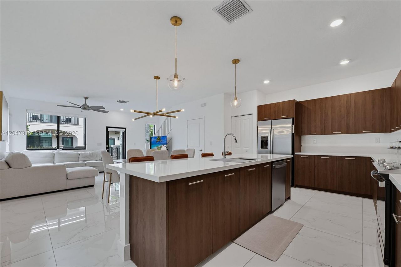 4605 NW 83rd Path, Doral, FL 33166 Photo