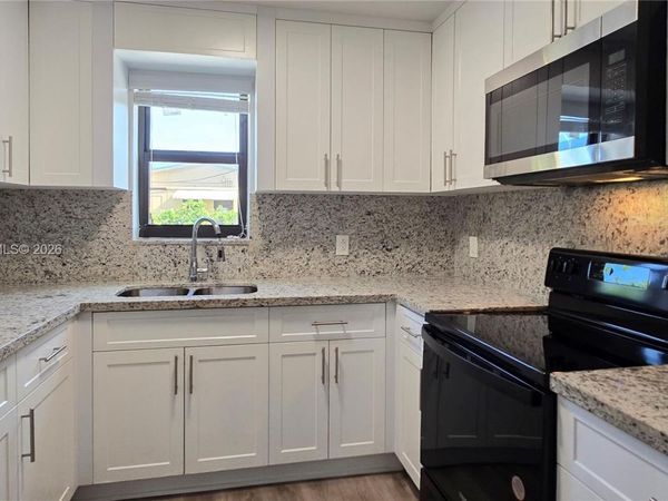 50 W 28th St, Unit 52, Hialeah, FL 33010
