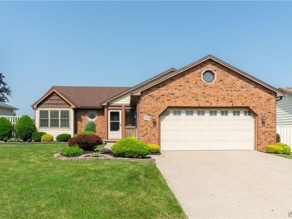 283 Barbados Drive , Buffalo, NY 14227