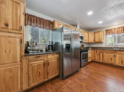 1089 Bowers Avenue, South Lake Tahoe, CA 96150 Photo