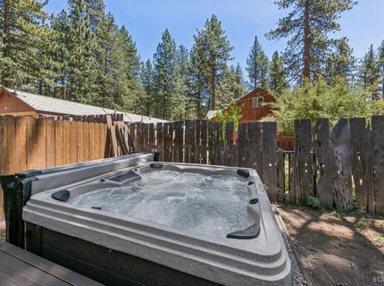 1089 Bowers Avenue, South Lake Tahoe, CA 96150 Photo