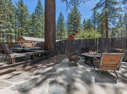 1089 Bowers Avenue, South Lake Tahoe, CA 96150 Photo