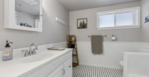 1089 Bowers Avenue, South Lake Tahoe, CA 96150 Photo