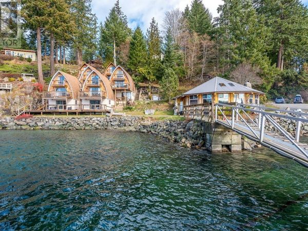 774 Cliffe Rd , Quadra Island, BC V0P 1N0