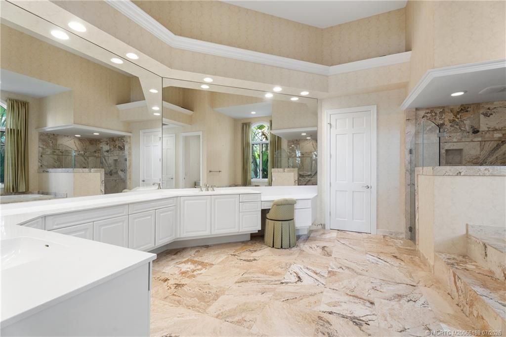 6841 SE Harbor Circle , Hutchinson Island, FL 34996 Photo