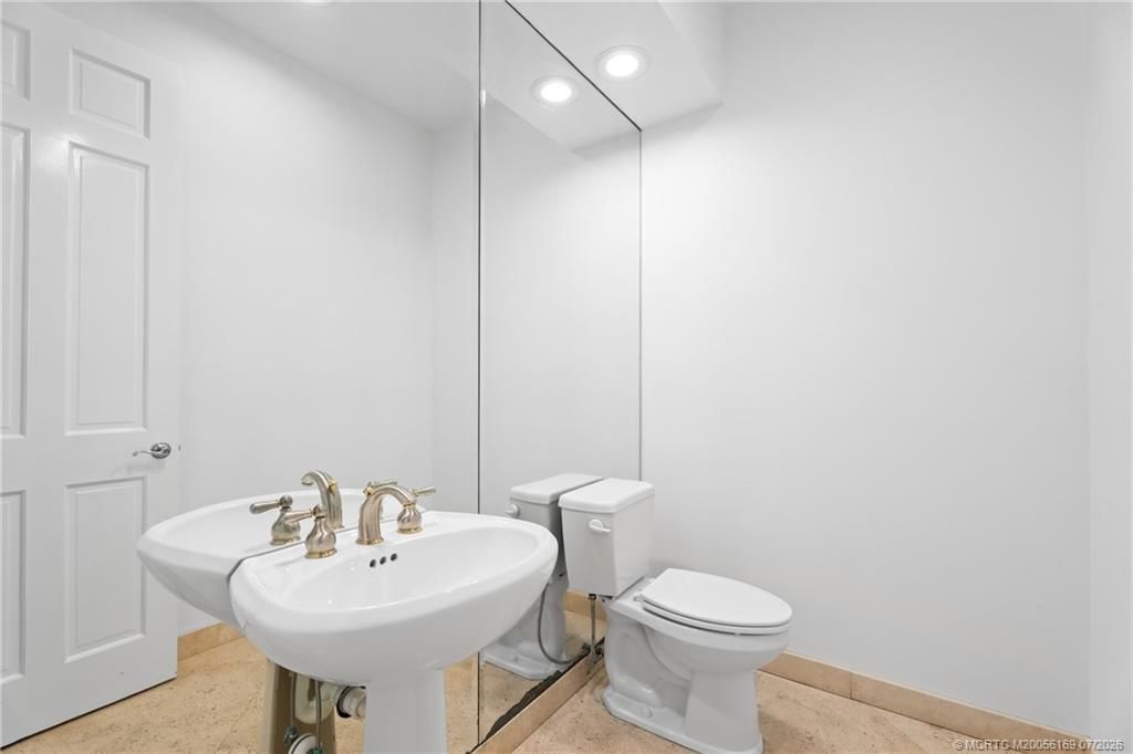 6841 SE Harbor Circle , Hutchinson Island, FL 34996 Photo