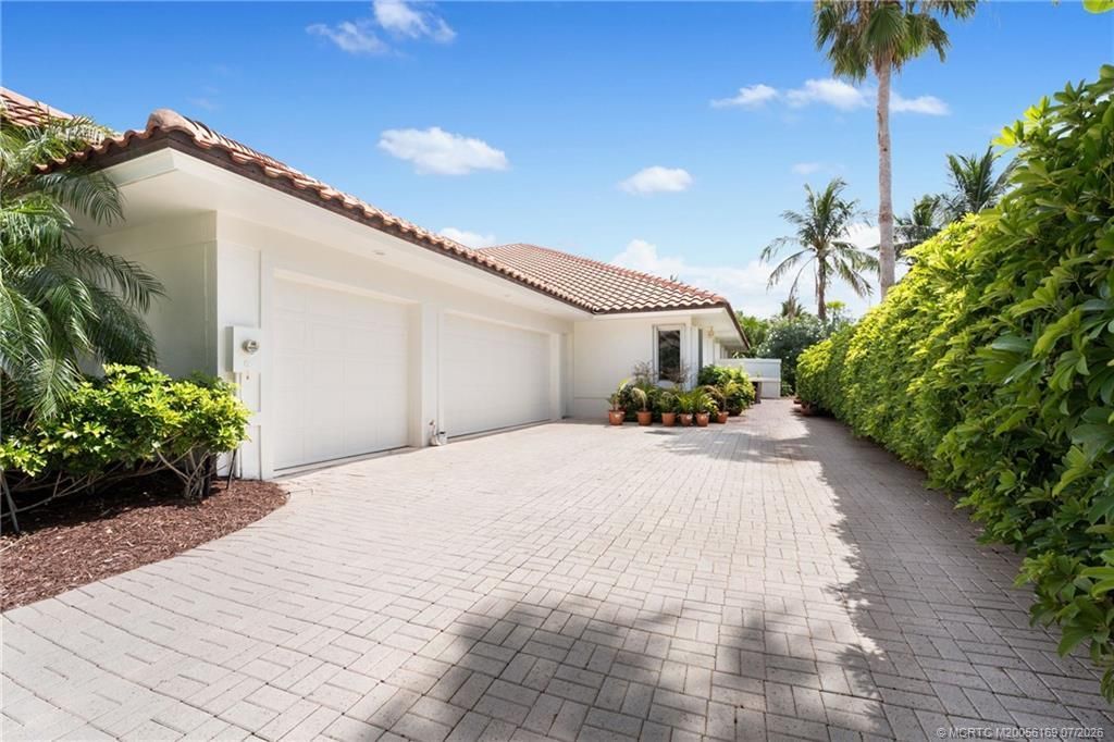 6841 SE Harbor Circle , Hutchinson Island, FL 34996 Photo
