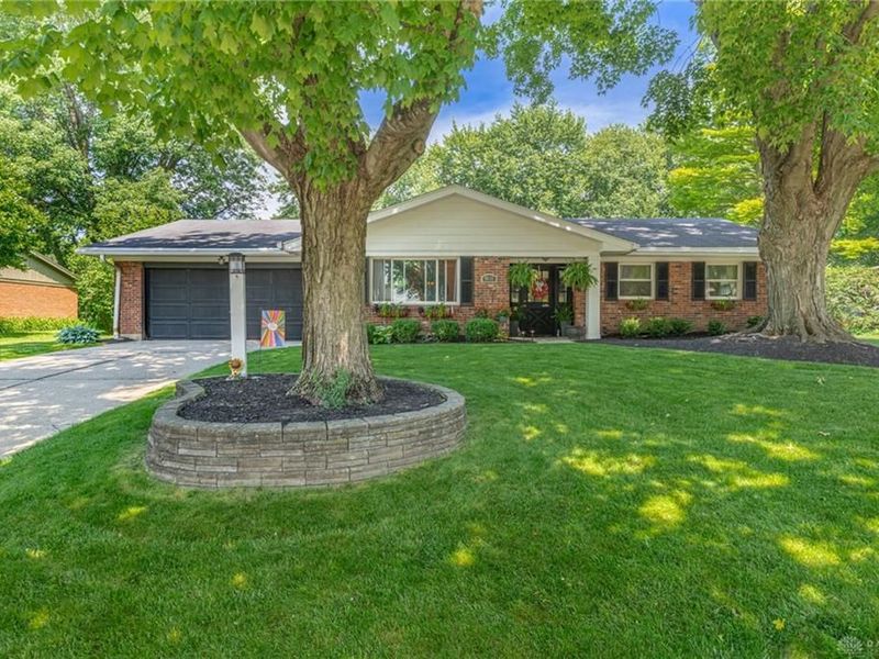 4616 Glenheath Drive, Kettering, OH 45440 Photo 2
