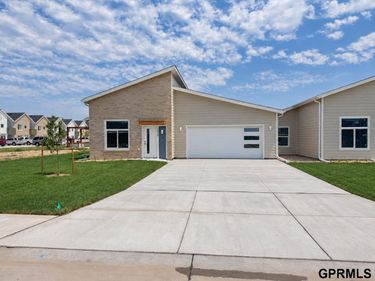 1218 Wycoff Drive, Lexington, NE 68850