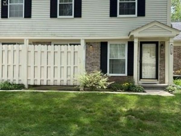 1412 Hidden Meadows Drive E , Walled Lake, MI 48390