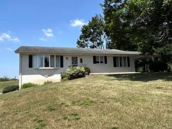 8221 STONE BRIDGE ROAD , GREENCASTLE, PA 17225