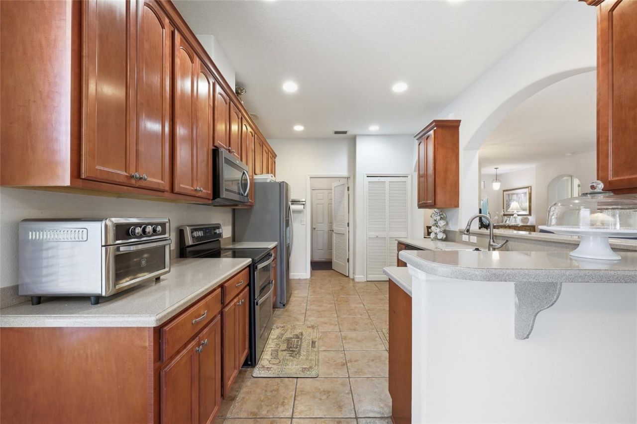 6342 Sanders Grove Circle , Okahumpka, FL 34762 Photo