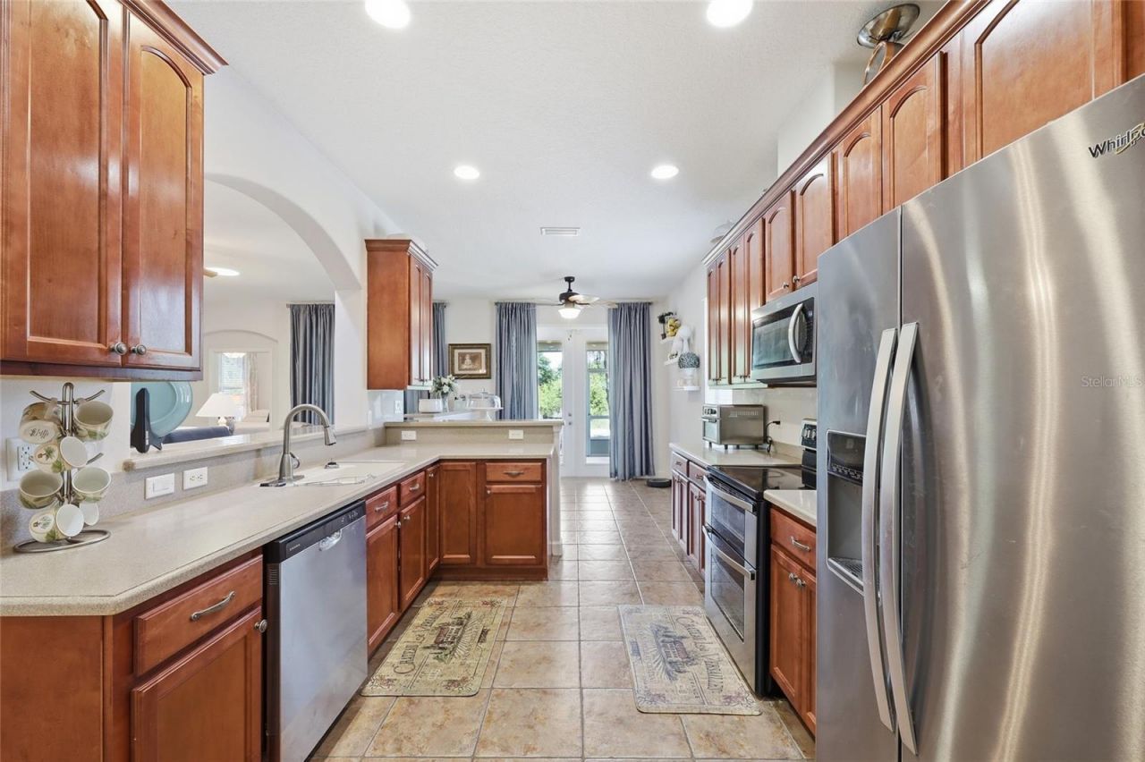 6342 Sanders Grove Circle , Okahumpka, FL 34762 Photo