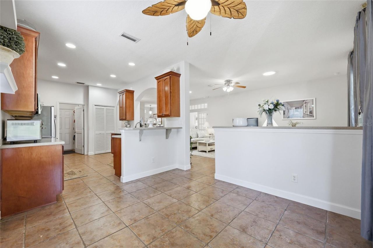 6342 Sanders Grove Circle , Okahumpka, FL 34762 Photo