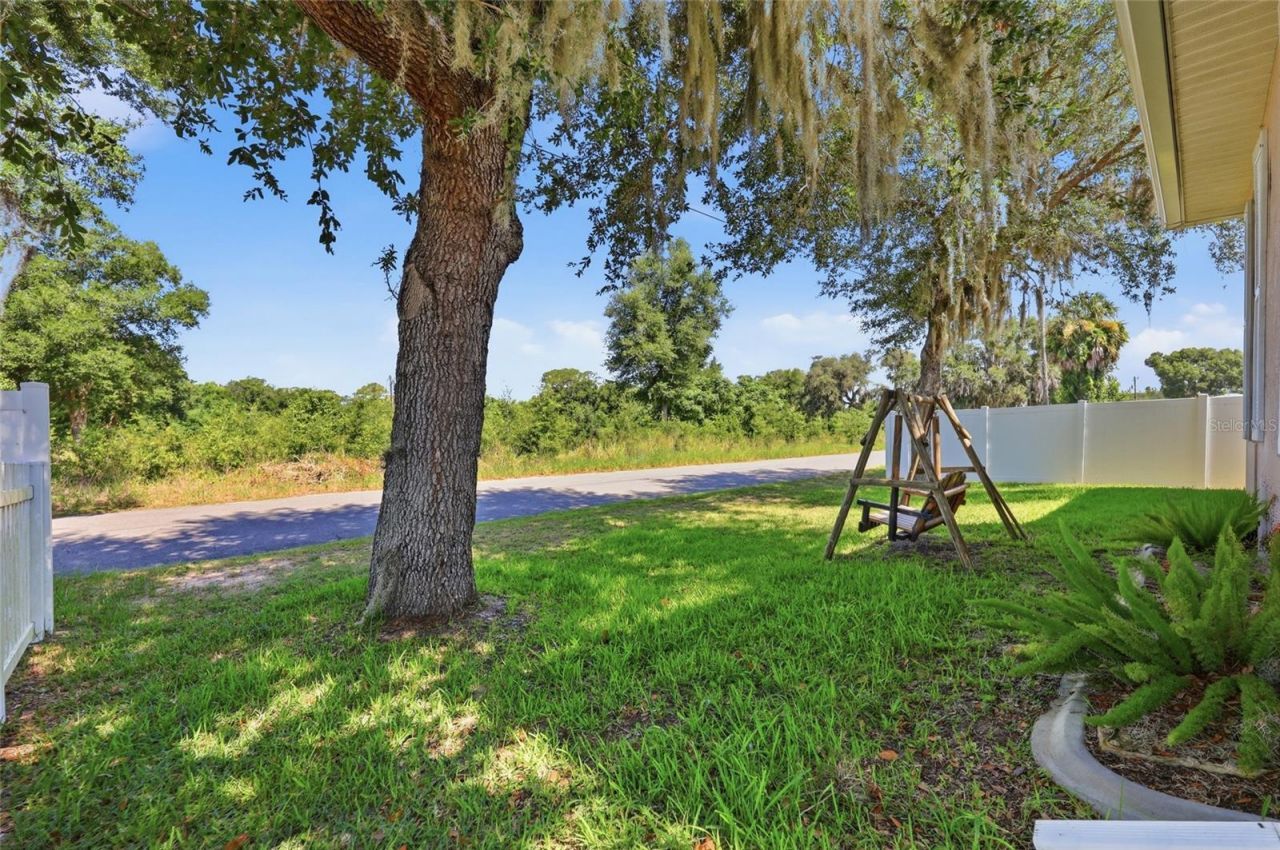 6342 Sanders Grove Circle , Okahumpka, FL 34762 Photo