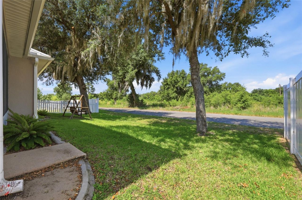 6342 Sanders Grove Circle , Okahumpka, FL 34762 Photo
