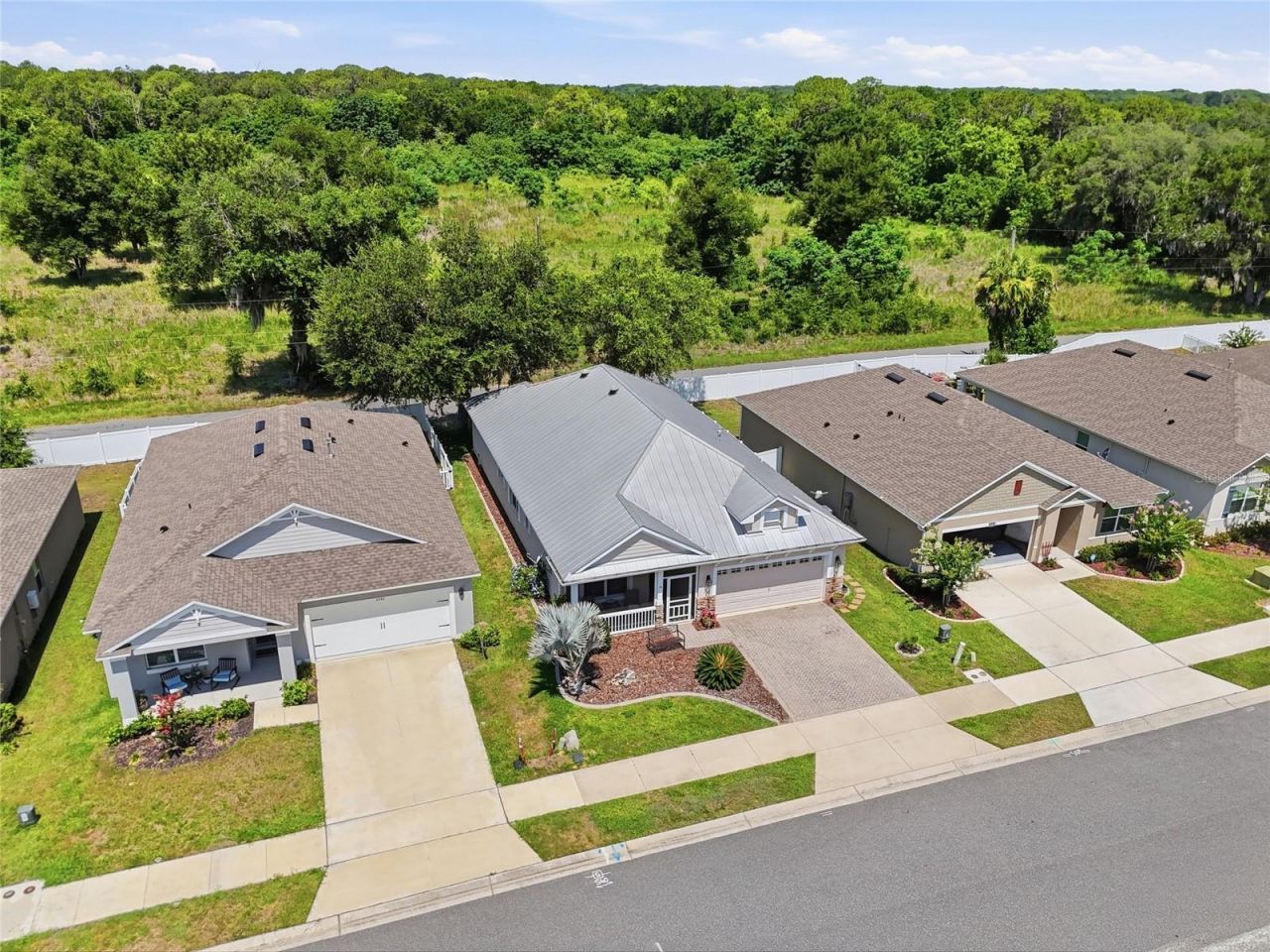 6342 Sanders Grove Circle , Okahumpka, FL 34762 Photo