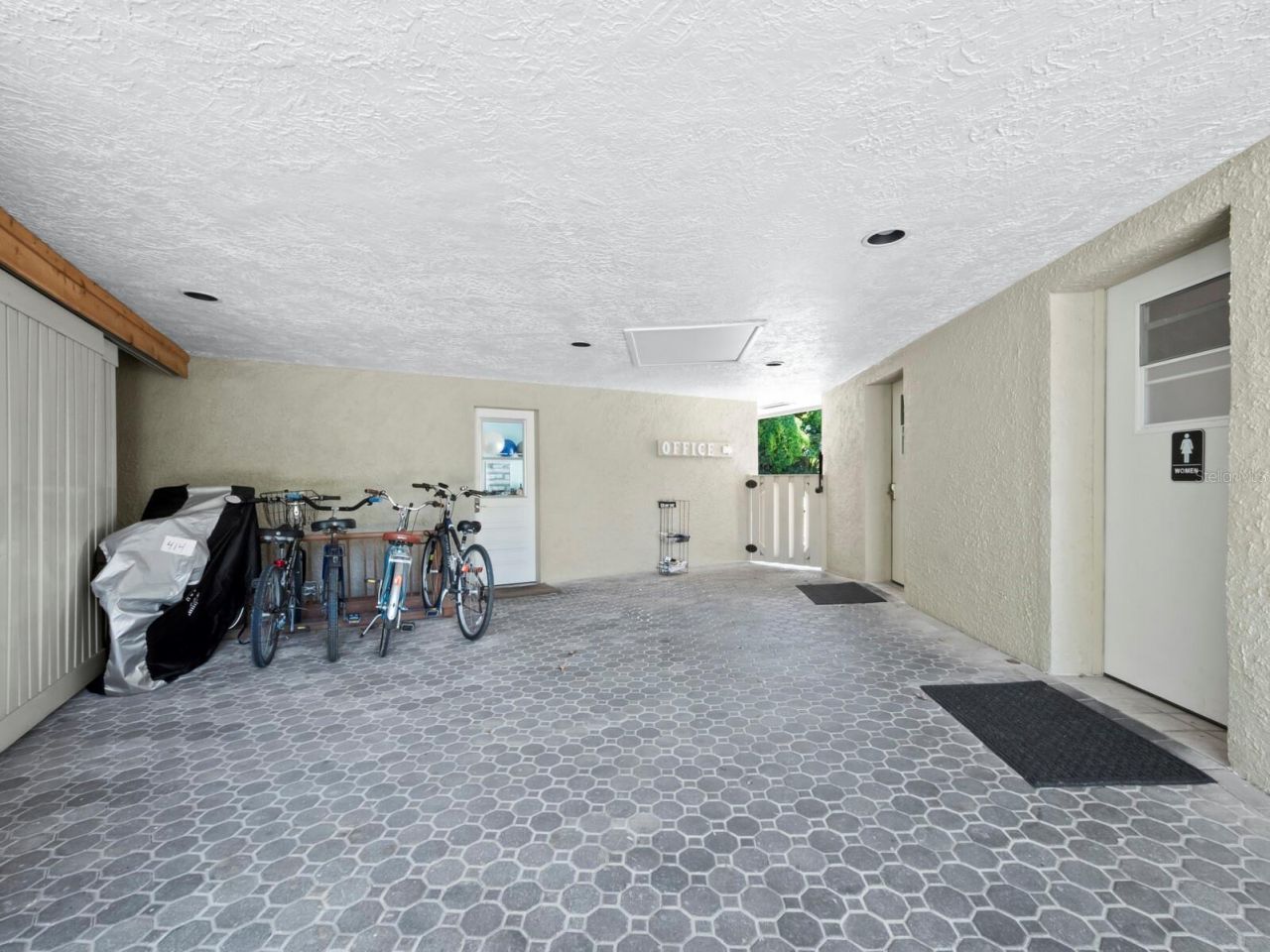 5260 Gulf Of Mexico Drive, Unit 413, Longboat Key, FL 34228 Photo
