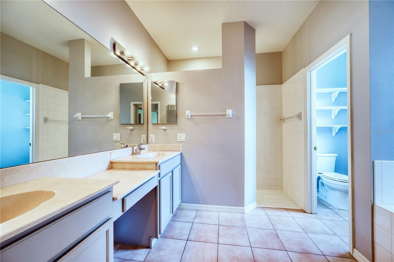 4252 Mackay Falls Terrace, Sarasota, FL 34243 Photo