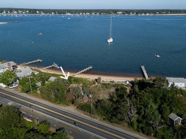 11 Beach Road , Oak Bluffs, MA 02557