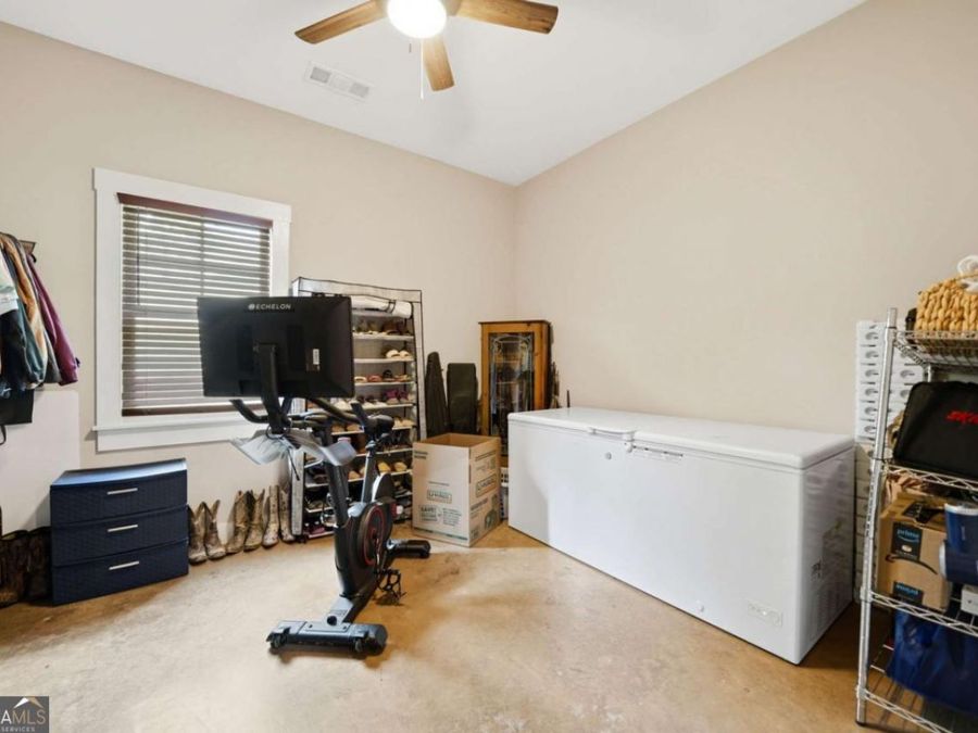 Property Image 100