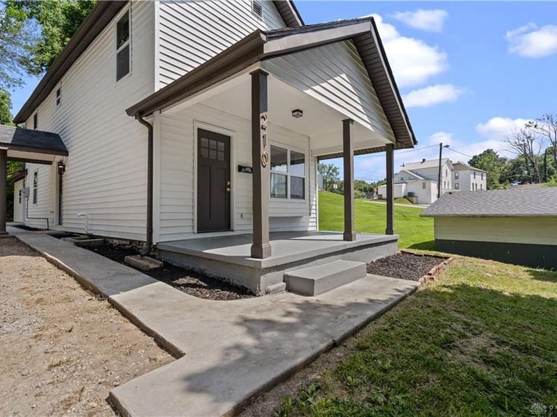 210 N Riley Boulevard, Franklin, OH 45005 Photo 2