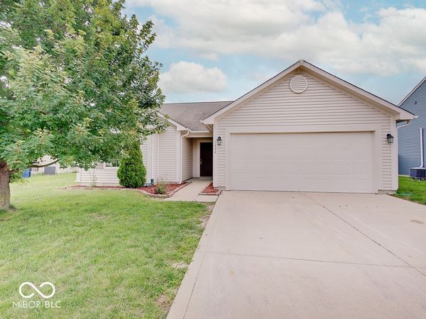 1404 Graybark Street, Sheridan, IN 46069