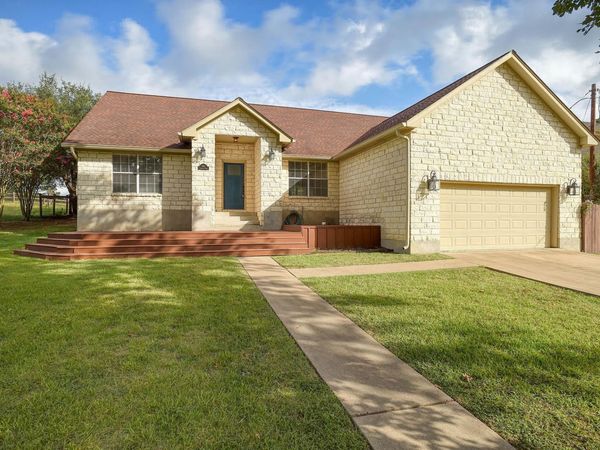 460 Tahitian DR, Bastrop, TX 78602