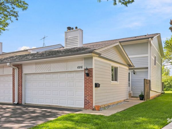 686 MALLARD Lane , Deerfield, IL 60015