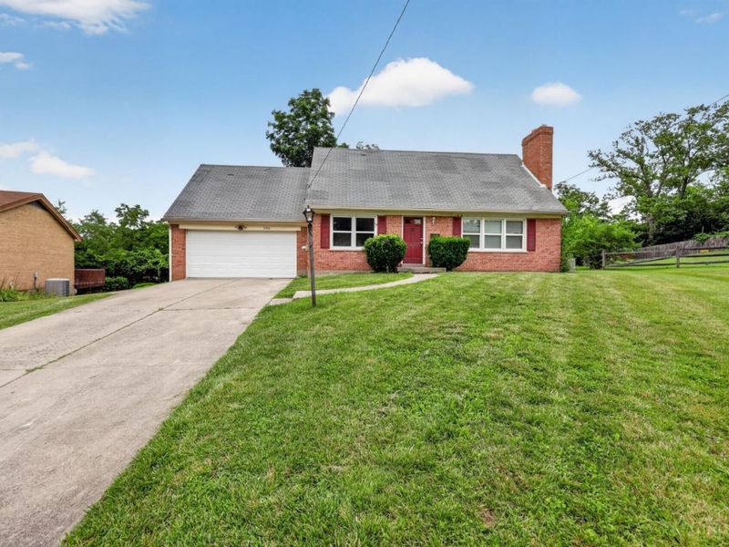 5406 Bluebird Lane, Cincinnati, OH 45239 Photo 2