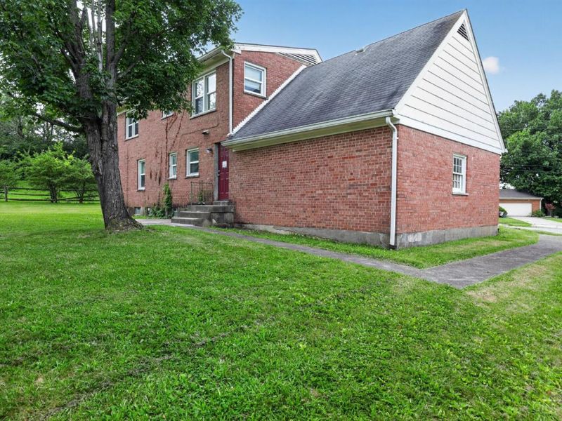 5406 Bluebird Lane, Cincinnati, OH 45239 Photo 4