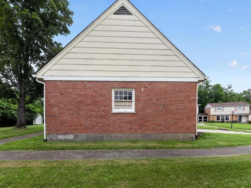 5406 Bluebird Lane, Cincinnati, OH 45239 Photo 5