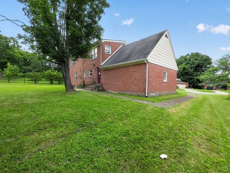 5406 Bluebird Lane, Cincinnati, OH 45239 Photo 6