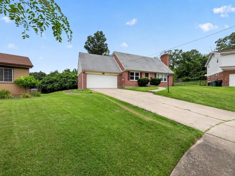 5406 Bluebird Lane, Cincinnati, OH 45239 Photo 9