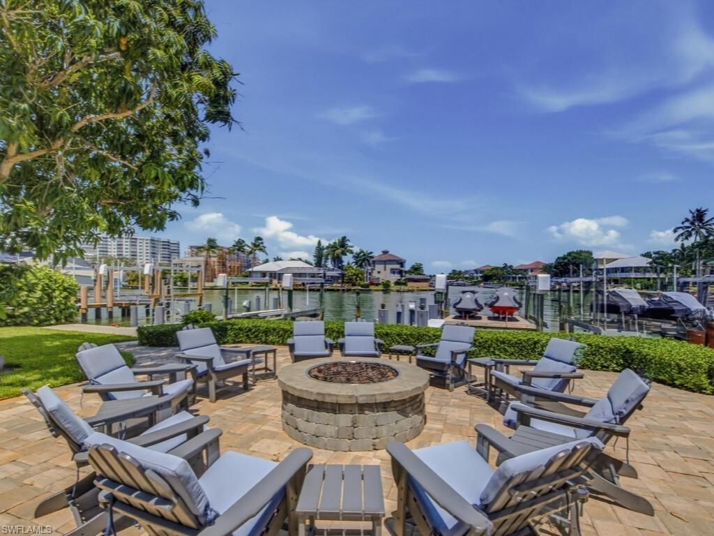 11030 Gulf Shore Dr, Unit 503, Naples, FL 34108 Photo
