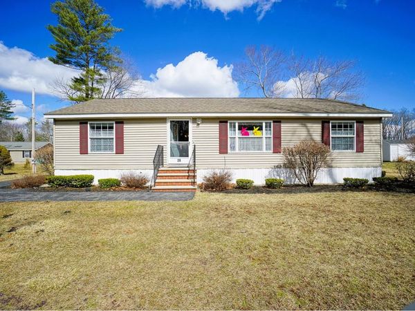 28 West Street, Salem, NH 03079