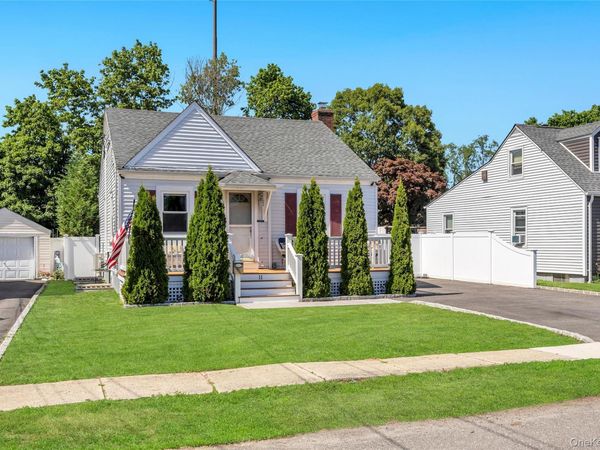 11 Irving Place, Islip Terrace, NY 11752