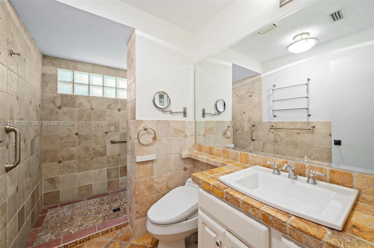 4054 Bonita Ave , Miami, FL 33133 Photo
