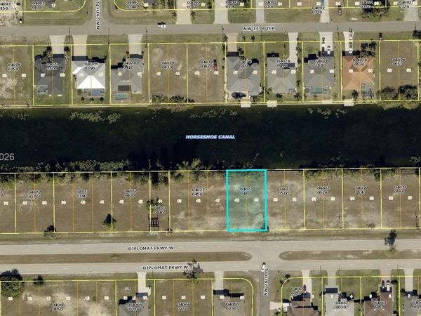 2829 Diplomat Pkwy W , Cape Coral, FL 33993